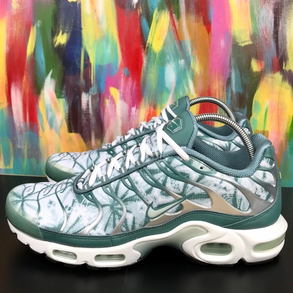 air max plus palm tree